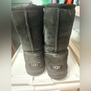 Ugg tall boots in black women’s size 8.